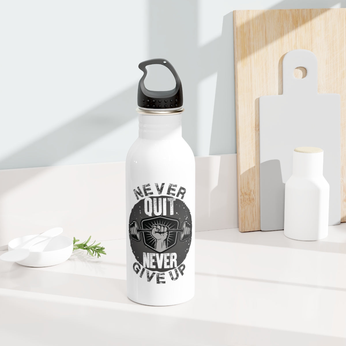 Edelstahl-Wasserflasche „Never Quit Never Give Up“.