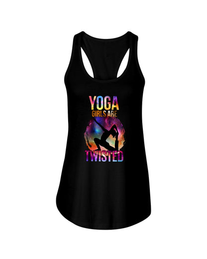 Yoga-Mädchen sind verdrehtes T-Shirt 